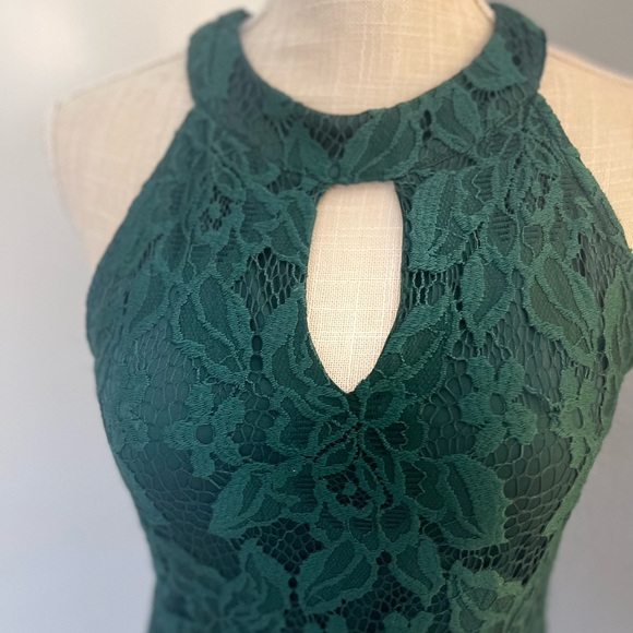 Womens Emerald green lace dress - Picture 3 of 11